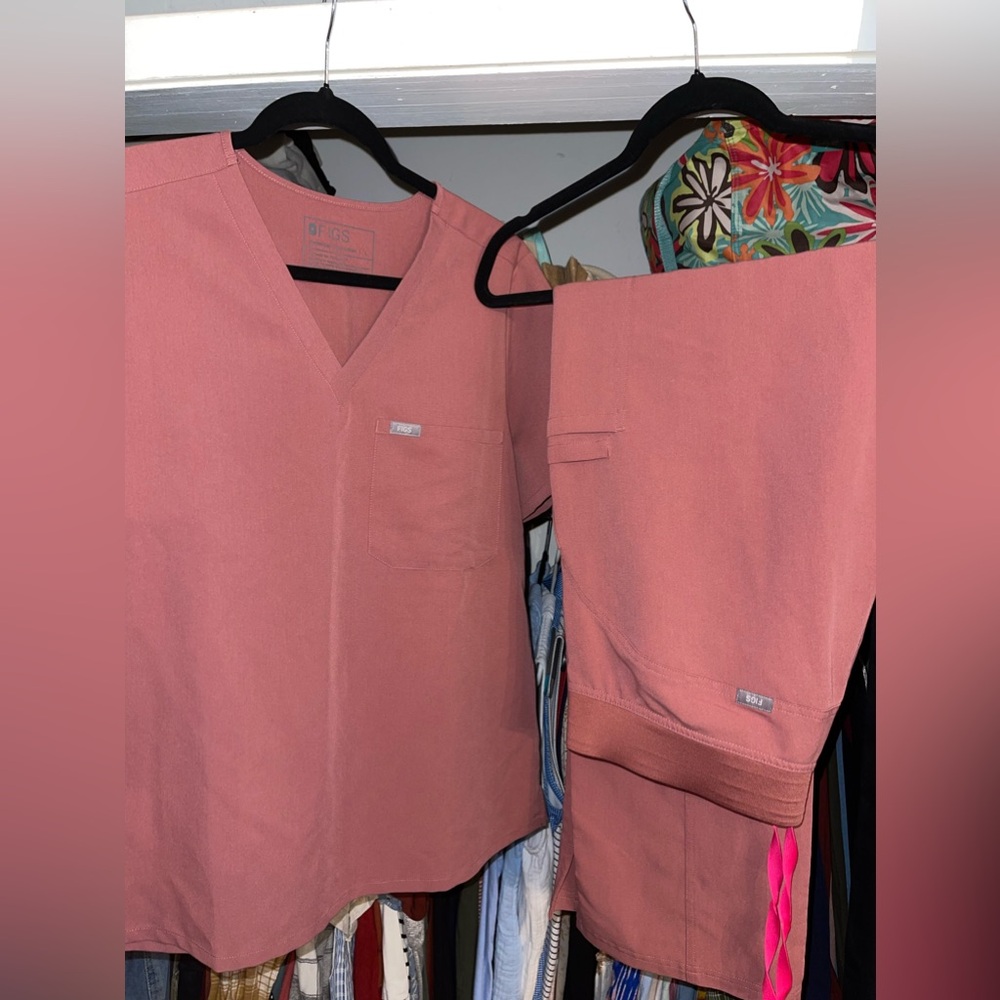 Figs Scrub set - Size Large in Mauve